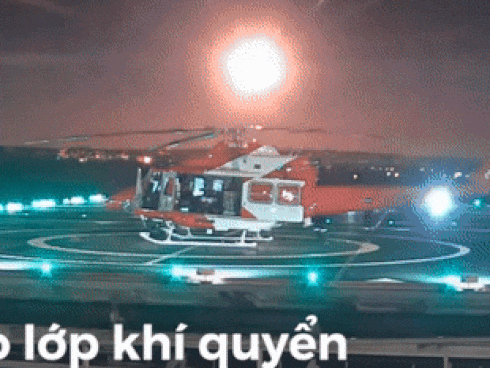 Thiên thạch khổng lồ nổ tung trên bầu trời
