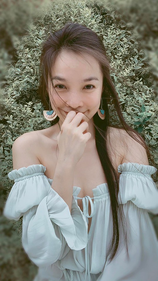 Hiền Thục như hồi xuân, diện bikini 2 mảnh nhảy sexy trong phòng ngủ-6