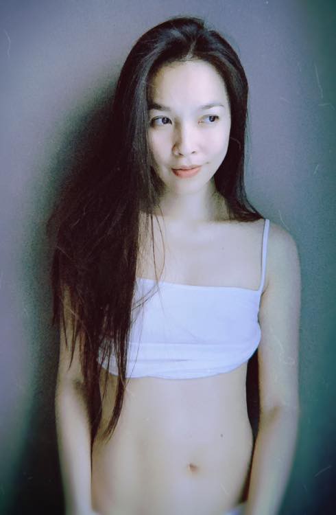 Hiền Thục như hồi xuân, diện bikini 2 mảnh nhảy sexy trong phòng ngủ-7