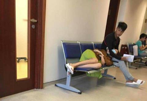 Cưới cầu thủ bị HLV Park bơ, người mẫu từng được Khắc Tiệp cưng giờ bụng bầu bán trái cây-3