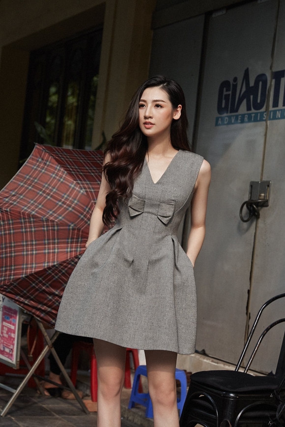 Á Hậu Tú Anh rạng ngời, thanh lịch xuống phố-1