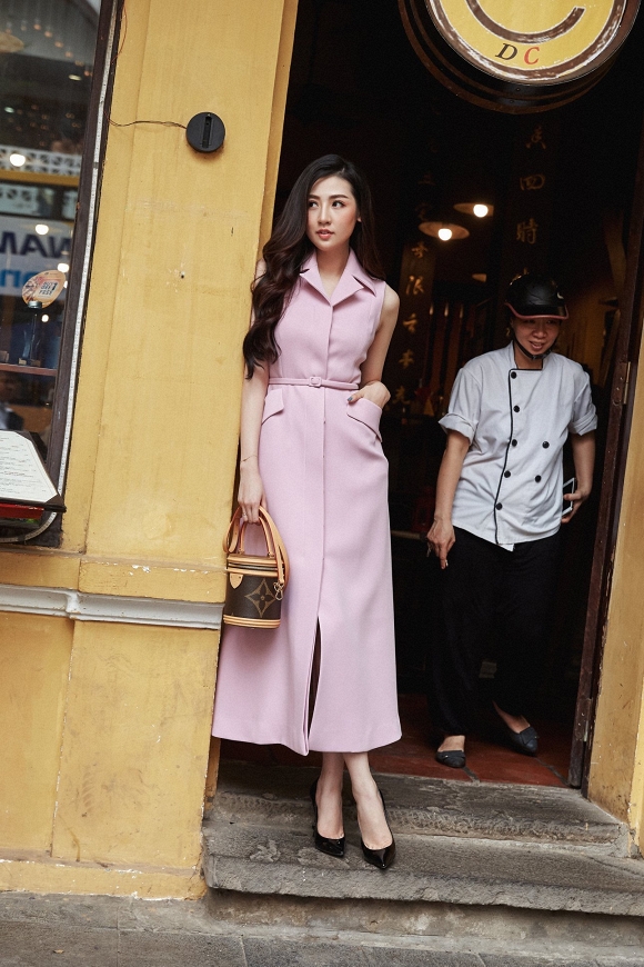 Á Hậu Tú Anh rạng ngời, thanh lịch xuống phố-9