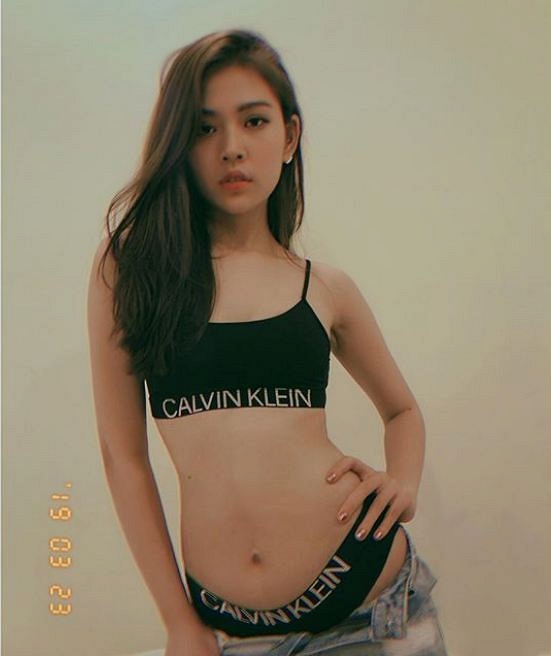 Diện bikini khoe dáng gọn sau sinh, Chúng Huyền Thanh để lộ vết rạn da thâm sì-5