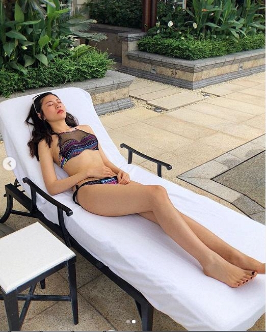 Diện bikini khoe dáng gọn sau sinh, Chúng Huyền Thanh để lộ vết rạn da thâm sì-6