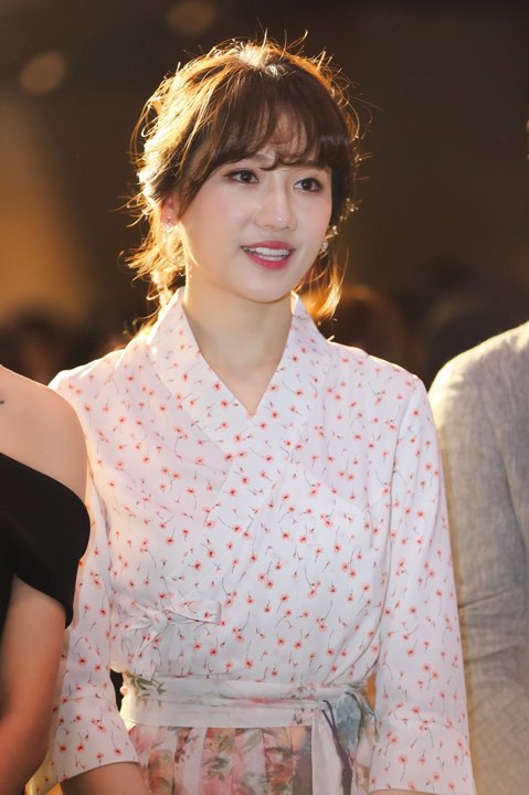 Hari Won xuất hiện với gương mặt ngày càng lạ lẫm, rộ nghi án đập đi xây lại-3