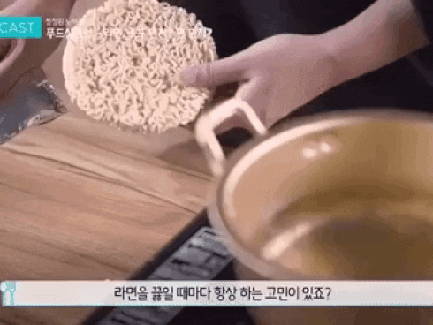 Những ngày nắng mệt mỏi, tôi làm món mì trộn siêu tốc thì cả nhà ăn ngon lành ai cũng khen!-6