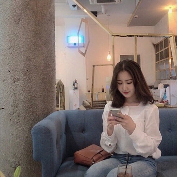 Sao nhí xấc láo nhất Gia đình là số một bỗng xóa hết ảnh trên Instagram, xuất hiện với diện mạo khác lạ-4