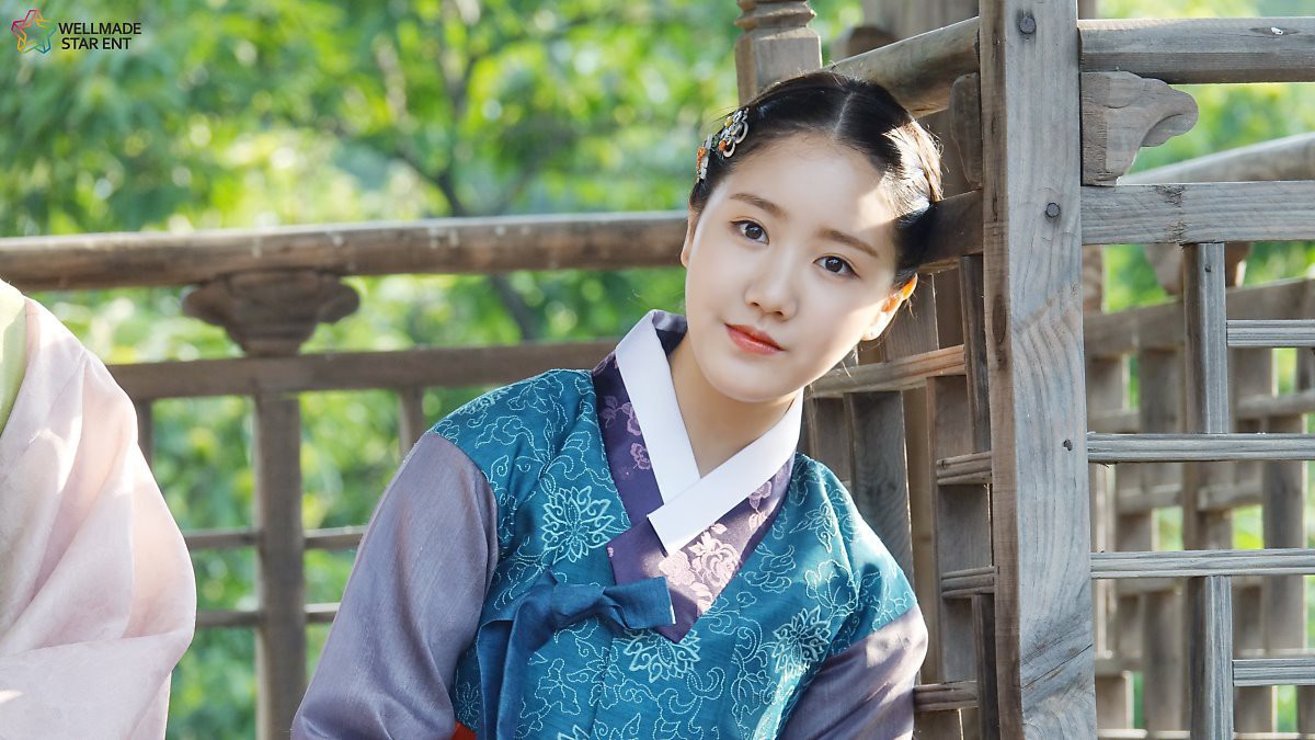 Sao nhí xấc láo nhất Gia đình là số một bỗng xóa hết ảnh trên Instagram, xuất hiện với diện mạo khác lạ-7