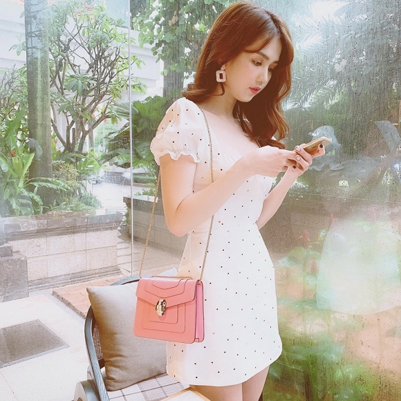 Sau loạt ồn ào về trang phục, Ngọc Trinh nhận mưa lời khen với đầm trắng nhẹ nhàng-4