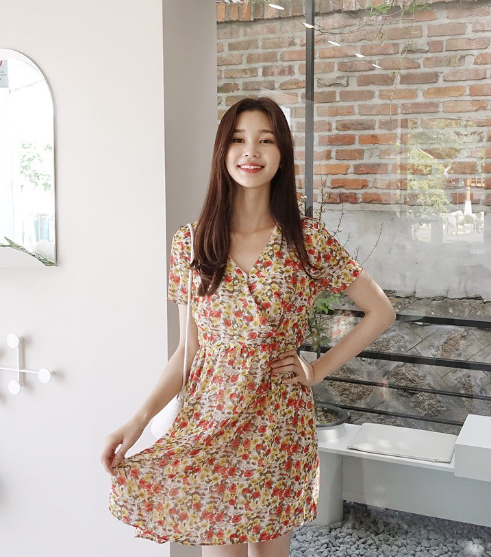 Váy hoa - item phủ sóng dày đặc mỗi mùa hè và 3 kiểu xinh đến nỗi bạn muốn rinh về hết cho tủ đồ-4