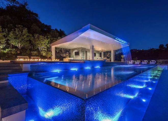 Cuộc sống xa hoa khét tiếng của ông hoàng nổi tiếng nhất nước Mỹ-7