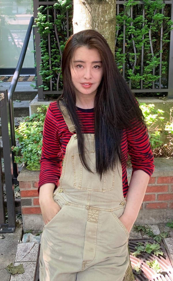 Nhìn ảnh đệ nhất mỹ nữ Đài Loan Vương Tổ Hiền, ai cũng bàng hoàng không thể tin nổi người phụ nữ này đã 52 tuổi-1