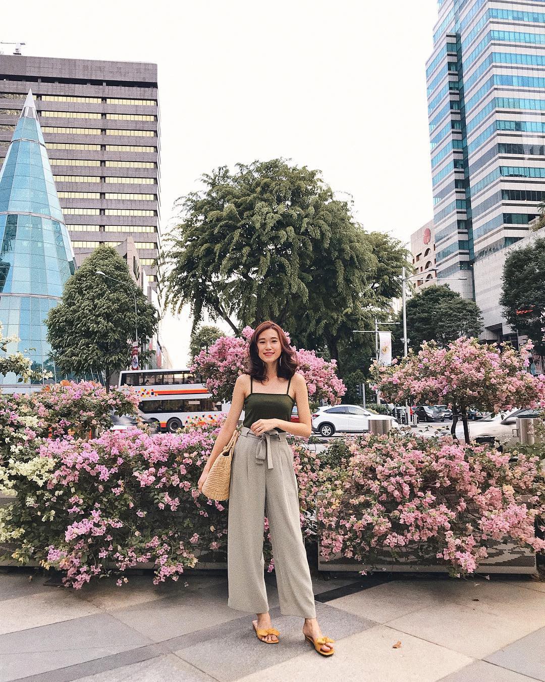 Diện quần ống rộng, bạn cứ mix với 4 kiểu áo sau là chắc cốp đẹp và sành điệu-6