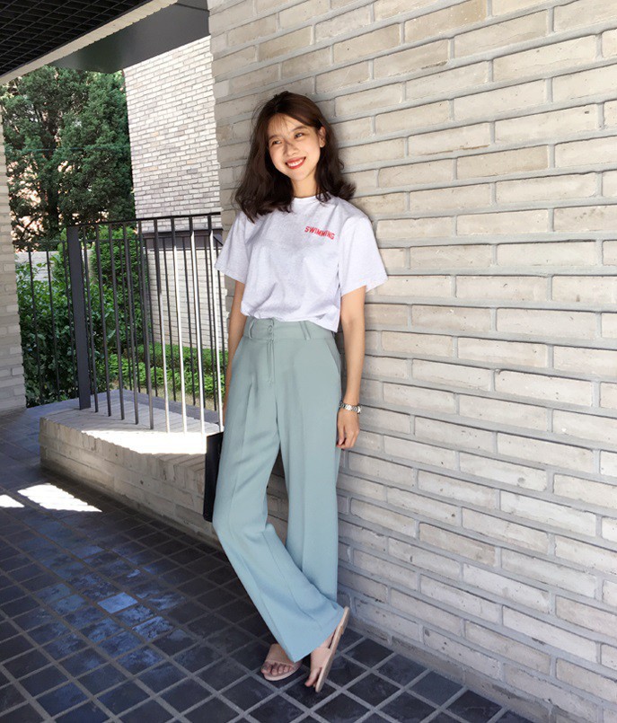 Diện quần ống rộng, bạn cứ mix với 4 kiểu áo sau là chắc cốp đẹp và sành điệu-14