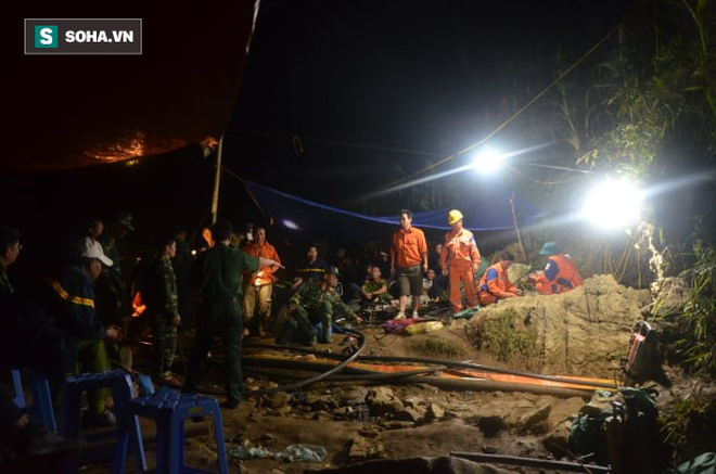 Cứu hộ người đàn ông mắc kẹt dưới hang ở Lào Cai: Có mùi tử khí phát ra-3