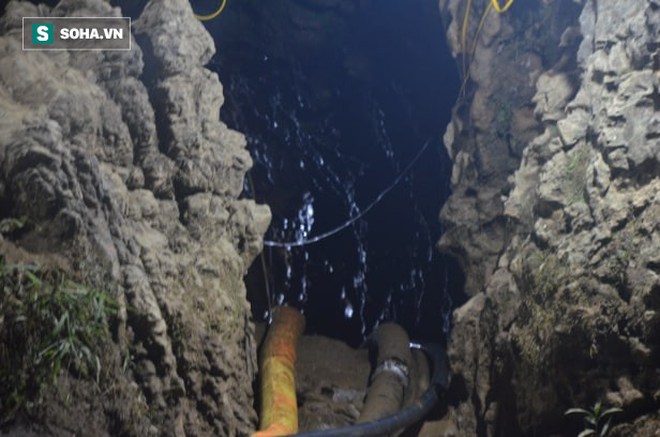 Cứu hộ người đàn ông mắc kẹt dưới hang ở Lào Cai: Có mùi tử khí phát ra-8