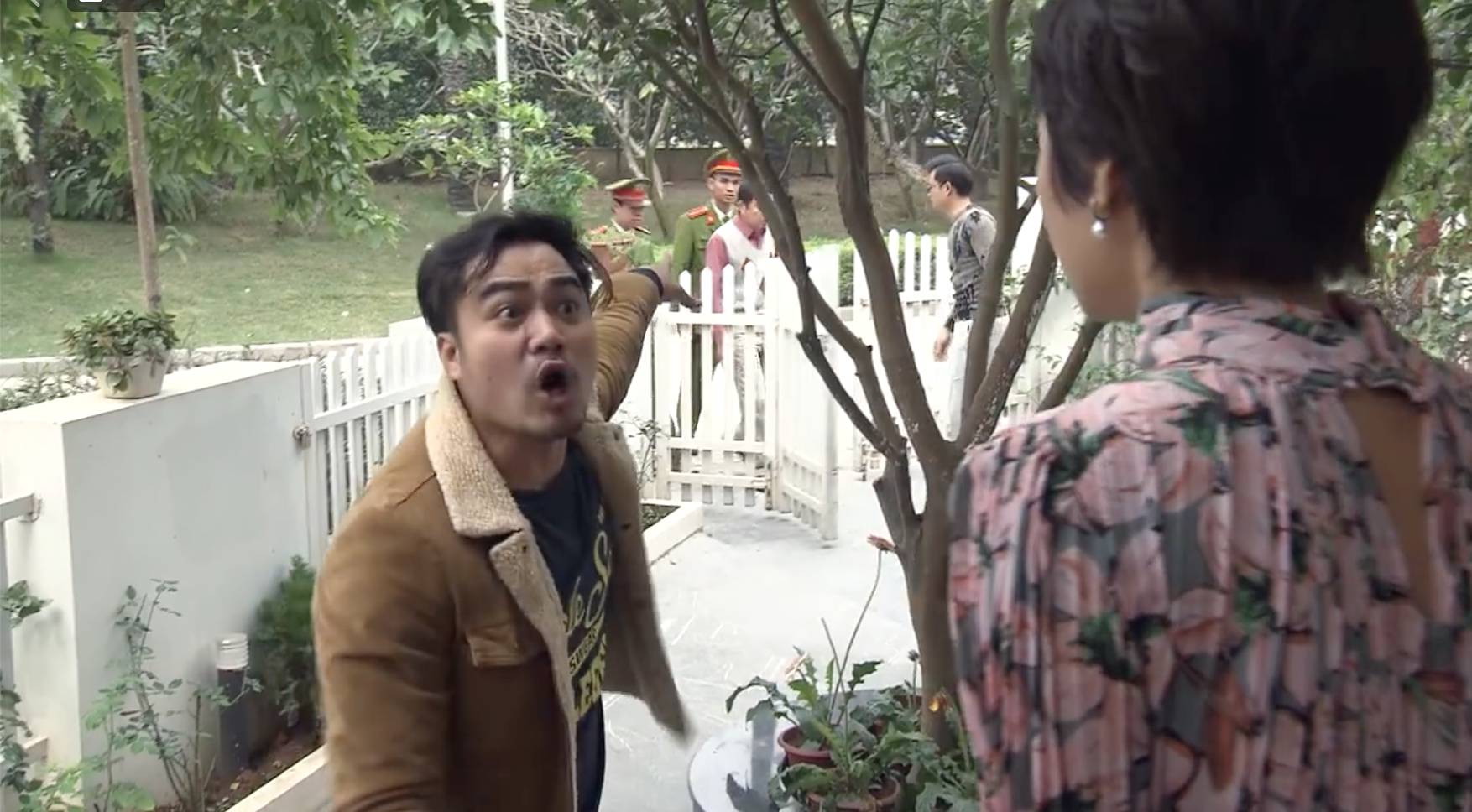 Về nhà đi con tập 41: Cuối cùng thì Khải cũng ăn tát lật mặt từ ông Sơn, bị vợ Thành báo công an-2