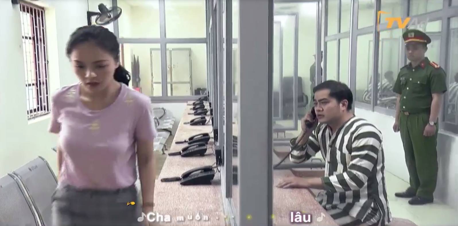 Hot: Hé lộ cảnh Khải Về nhà đi con đi tù, Huệ đến thăm nhưng vẫn phũ phàng-2