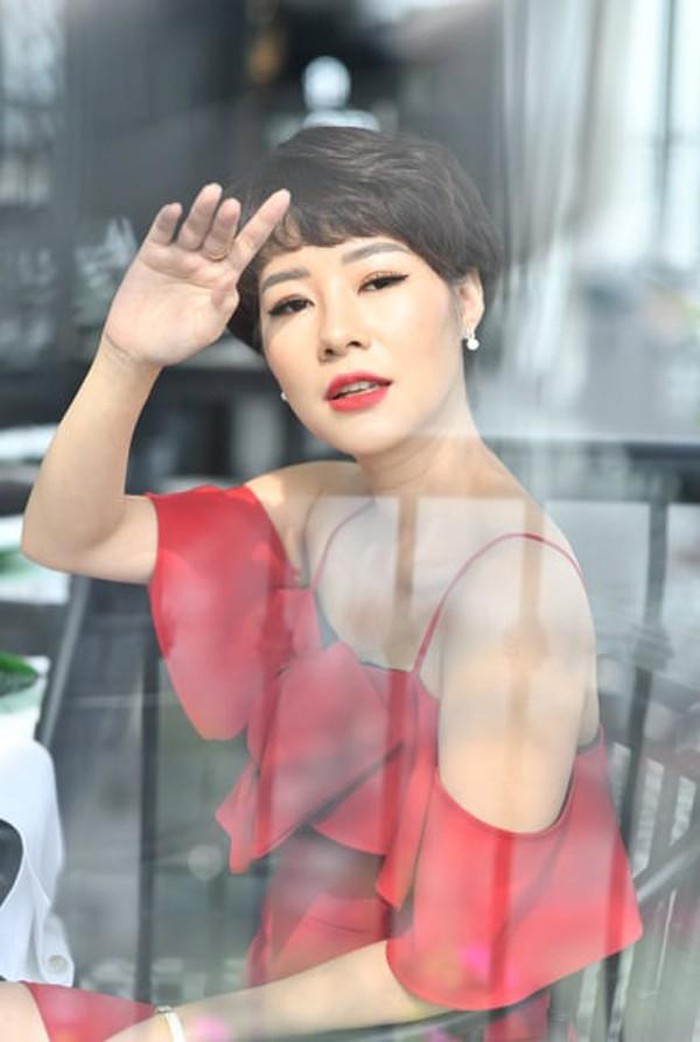 Tình địch của Thu Quỳnh Về nhà đi con hóa ra ngoài đời là Hoa hậu đại gia-7