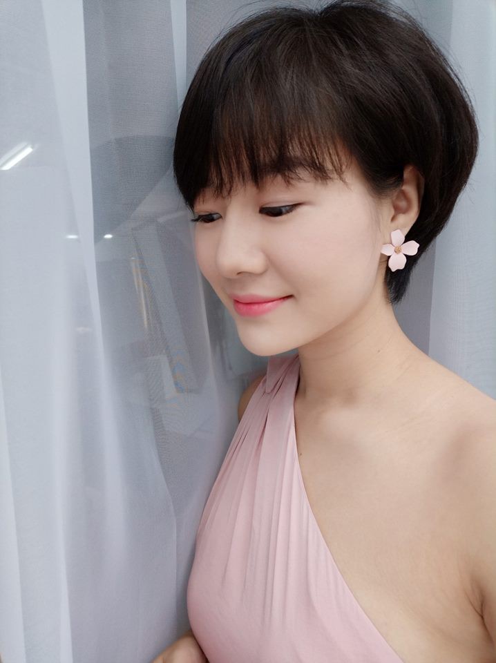 Tình địch của Thu Quỳnh Về nhà đi con hóa ra ngoài đời là Hoa hậu đại gia-15