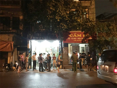 Công an kể phút giải cứu nữ chủ tiệm cầm đồ bị đâm, bắt làm con tin ở Hà Nội-3