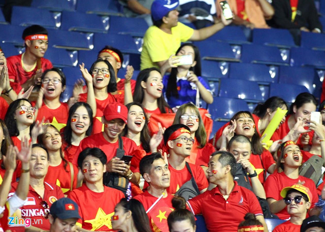 Công Phượng đá hỏng phạt đền, CĐV bật khóc khi Việt Nam bỏ lỡ chức vô địch Kings Cup trên đất Thái Lan-28