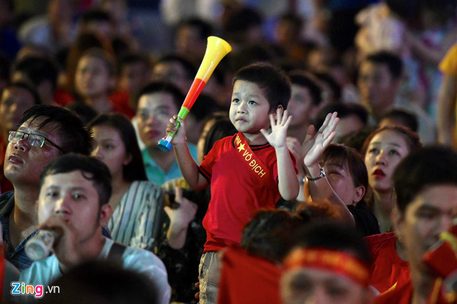 Công Phượng đá hỏng phạt đền, CĐV bật khóc khi Việt Nam bỏ lỡ chức vô địch Kings Cup trên đất Thái Lan-25