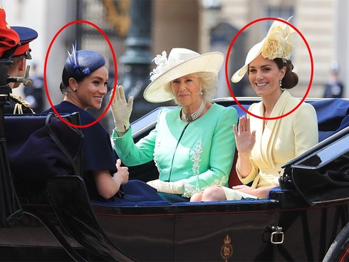 Cùng ngồi chung xe ngựa với chị dâu Kate, Meghan Markle bị dìm hàng không thương tiếc, ăn mặc như đưa đám, nhợt nhạt kém sắc
