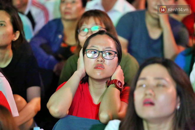 Công Phượng đá hỏng phạt đền, CĐV bật khóc khi Việt Nam bỏ lỡ chức vô địch Kings Cup trên đất Thái Lan-11