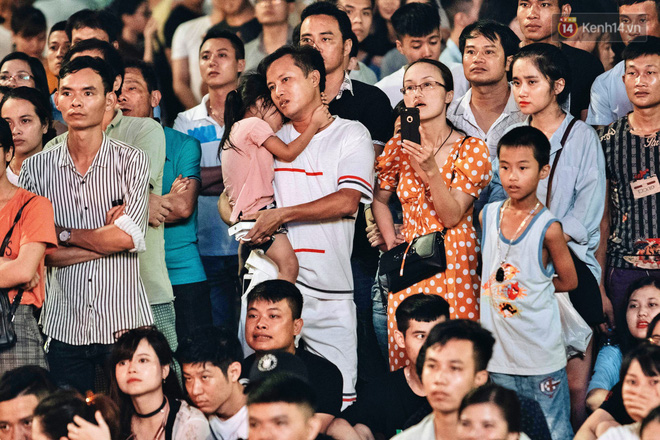 Công Phượng đá hỏng phạt đền, CĐV bật khóc khi Việt Nam bỏ lỡ chức vô địch Kings Cup trên đất Thái Lan-14