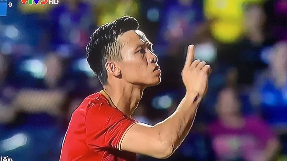 Không giành được Kings Cup, Quế Ngọc Hải vẫn khiến NHM Việt Nam hả hê với màn đáp trả cực chất ngay trên chấm phạt đền-2