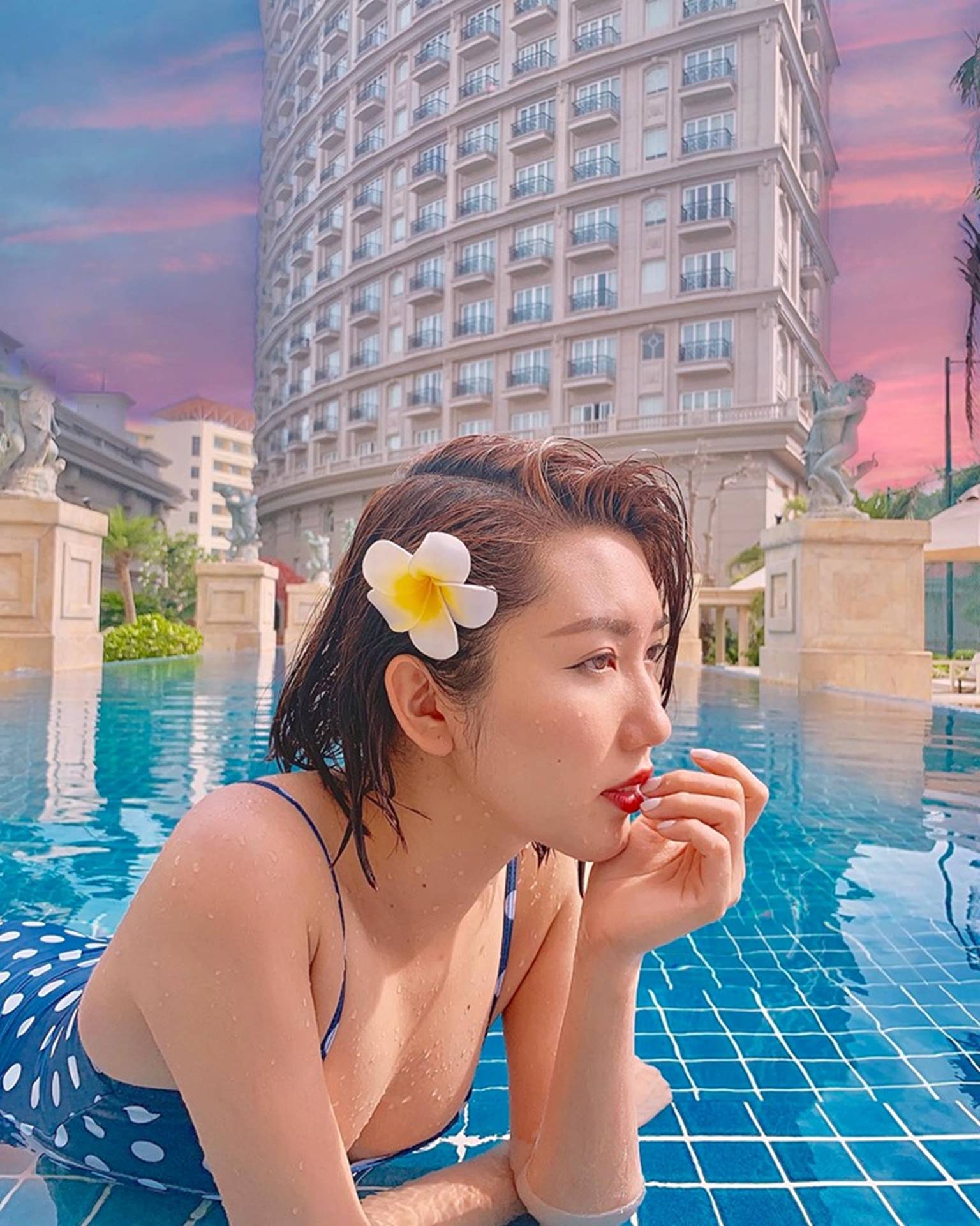 Thúy Ngân Gạo nếp gạo tẻ mặc bikini đẹp hút mắt, fan khen hết lời-1