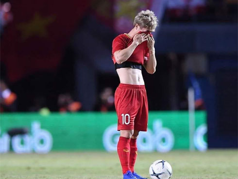 Tuyển Việt Nam thua chung kết: Đừng lỡ trách Công Phượng-4