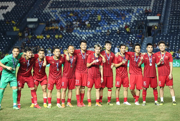 Tuyển Việt Nam thua chung kết: Đừng lỡ trách Công Phượng-3