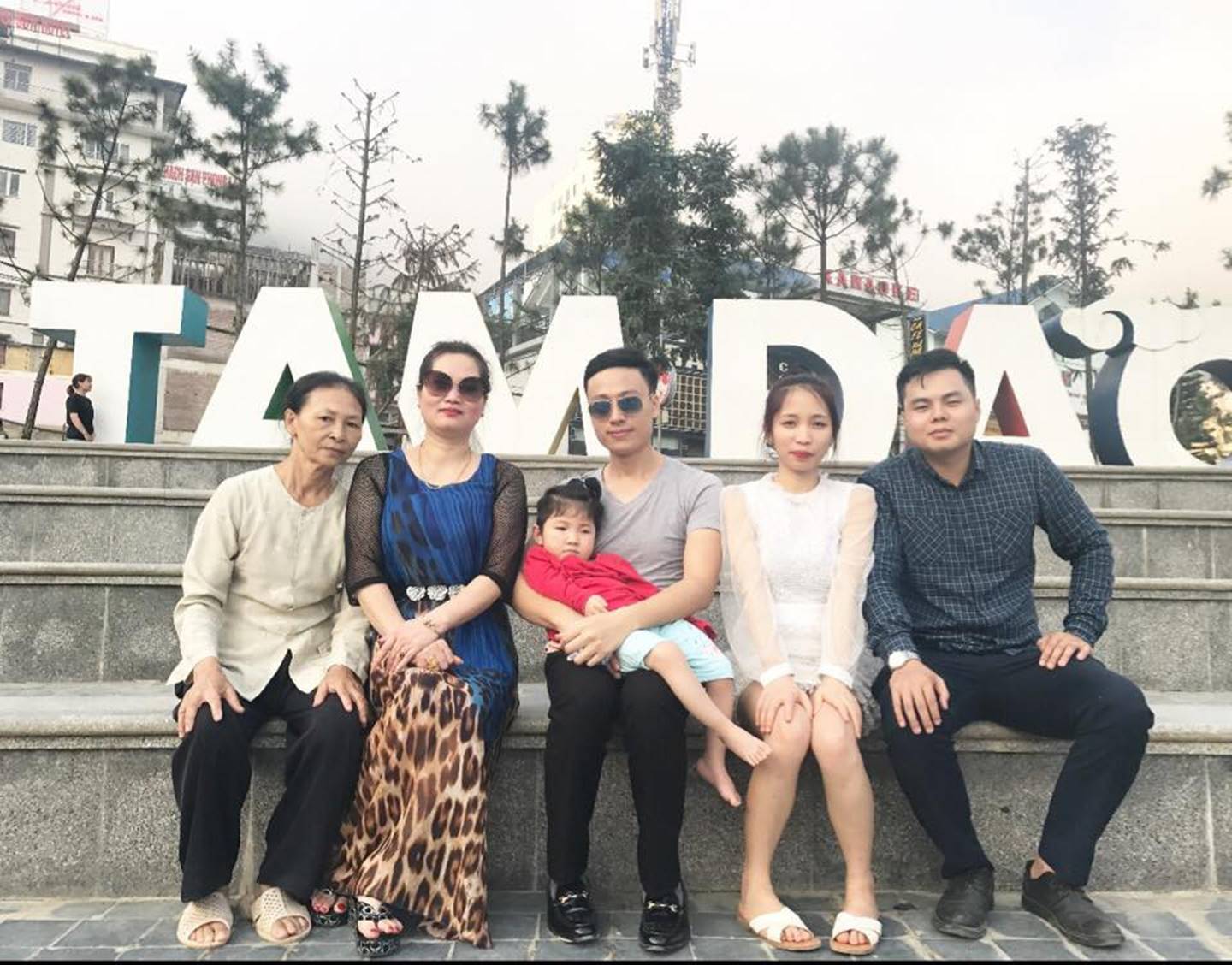 Hình ảnh mới nhất của em bé Lào Cai bị suy dinh dưỡng sau 3 năm về với mẹ nuôi khiến nhiều người ngạc nhiên-2