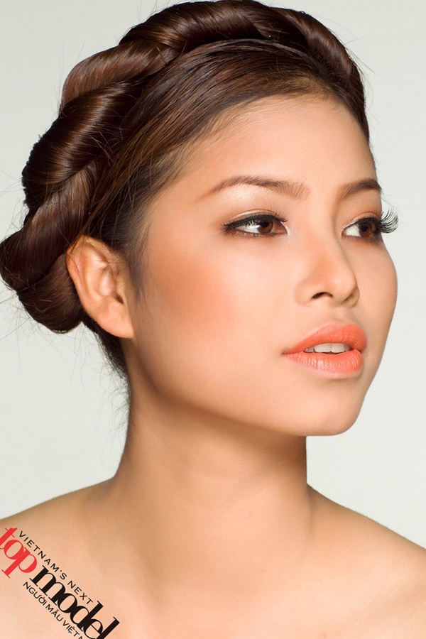 Phạm Hương bị diễn đàn sắc đẹp quốc tế tố đã trải qua nhiều cuộc phẫu thuật thẩm mỹ-3