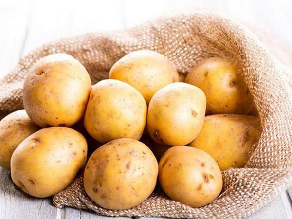 Chẳng thua mỹ phẩm tiền triệu, chỉ thứ rẻ tiền này cũng đủ giúp da lên tông, căng mướt-1