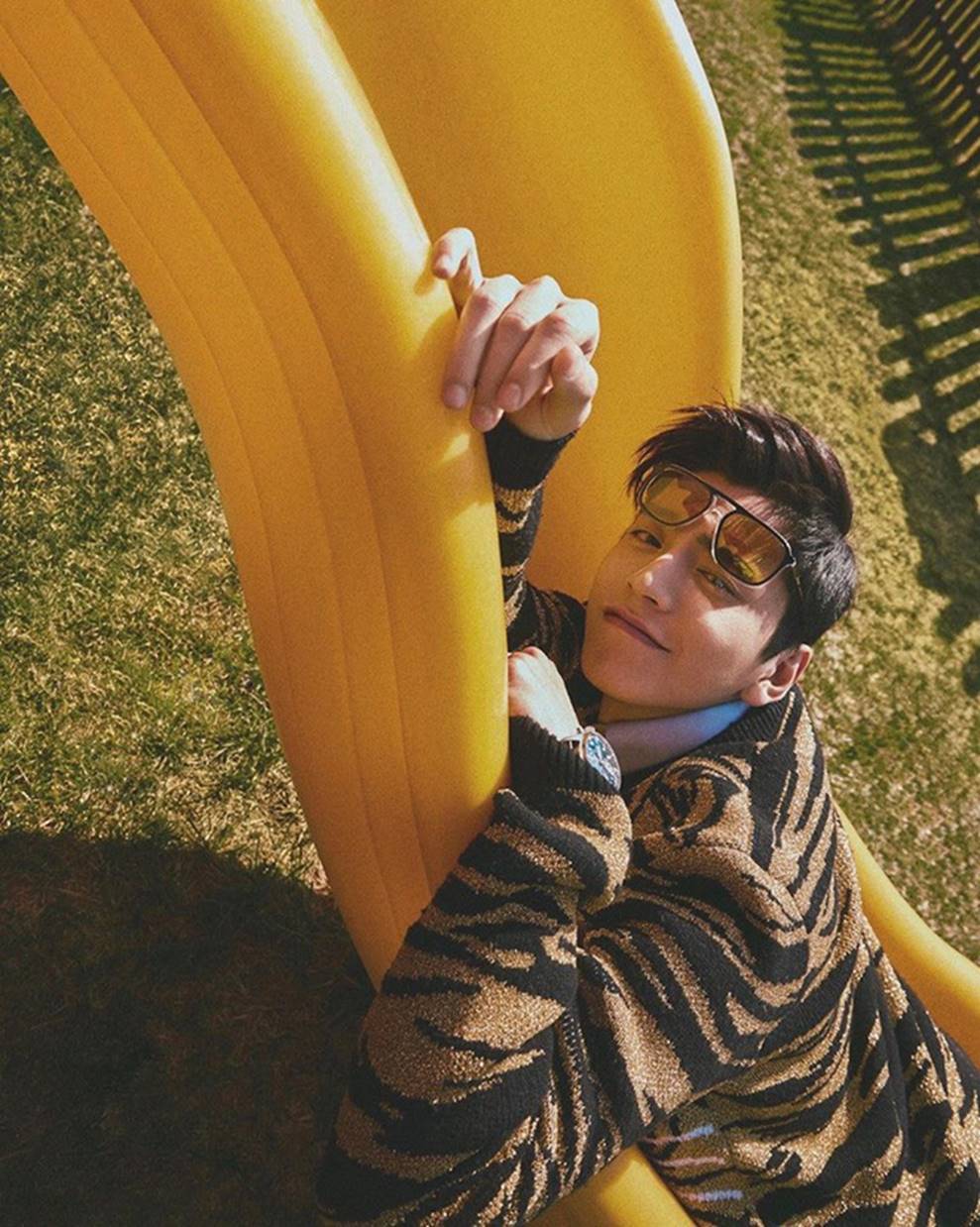 Xuất hiện thầy giáo dạy Hóa đẹp tựa nam thần khiến dân mạng phát cuồng, biết danh tính thật còn shock hơn vạn lần-16