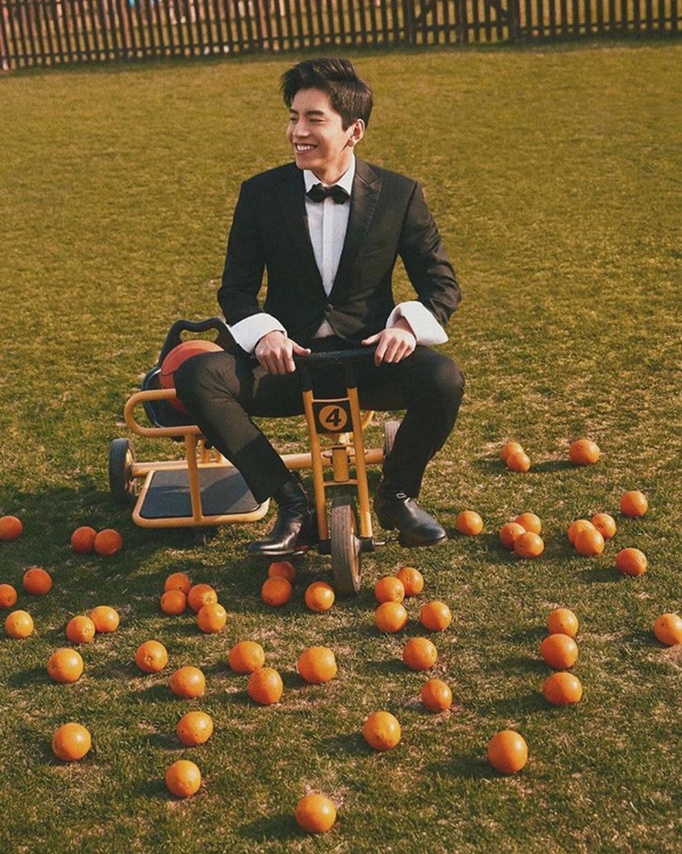 Xuất hiện thầy giáo dạy Hóa đẹp tựa nam thần khiến dân mạng phát cuồng, biết danh tính thật còn shock hơn vạn lần-17