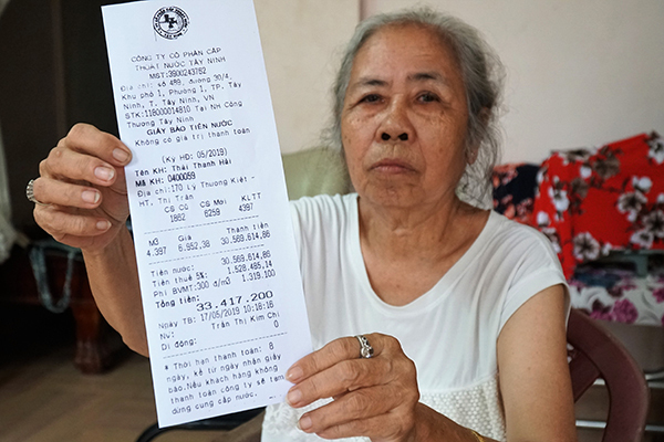 Tháng đầu mùa nóng, tá hoá hóa đơn tiền nước 33 triệu đồng-1