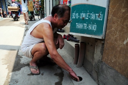 Tháng đầu mùa nóng, tá hoá hóa đơn tiền nước 33 triệu đồng-3