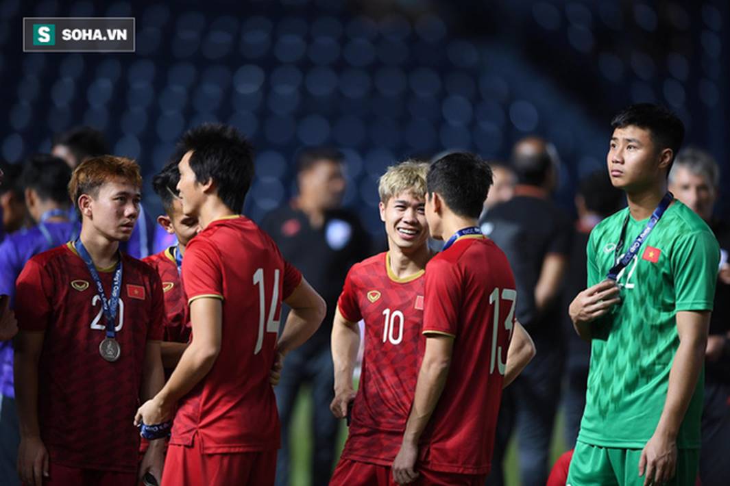 Nhìn Công Phượng nở nụ cười tươi, mới thấy Quế Ngọc Hải lạc hậu đến thế nào-2