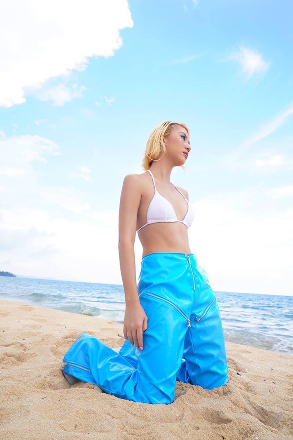 Quỳnh Anh Shyn mặc bikini, khoe thân hình nóng bỏng-10