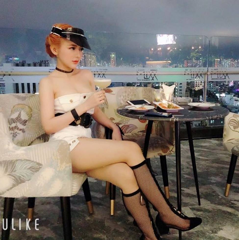 Ngân 98, hot girl Kem Xôi, Mì Gõ...mặc gợi cảm chào đón mùa hè-8