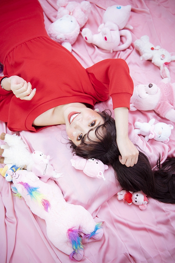 Hết bánh bèo, Á hậu Thuý An tinh nghịch trong bộ ảnh mừng sinh nhật-4