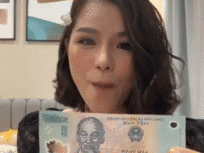 Nữ MC bị tố thanh lý váy 500k 