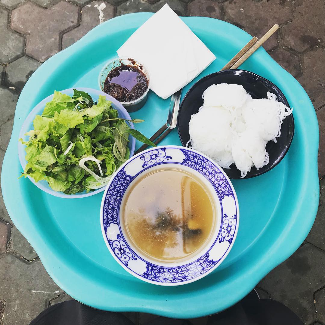 Nắng nóng đỉnh điểm, dân công sở chưa biết ăn gì sao không thử mấy món nghe tên là thấy mát của Hà Nội này?-5