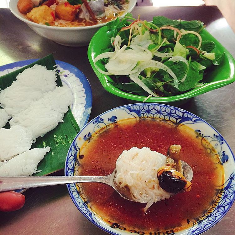 Nắng nóng đỉnh điểm, dân công sở chưa biết ăn gì sao không thử mấy món nghe tên là thấy mát của Hà Nội này?-6