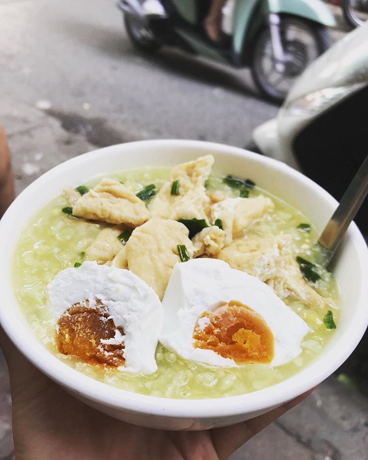 Nắng nóng đỉnh điểm, dân công sở chưa biết ăn gì sao không thử mấy món nghe tên là thấy mát của Hà Nội này?-13