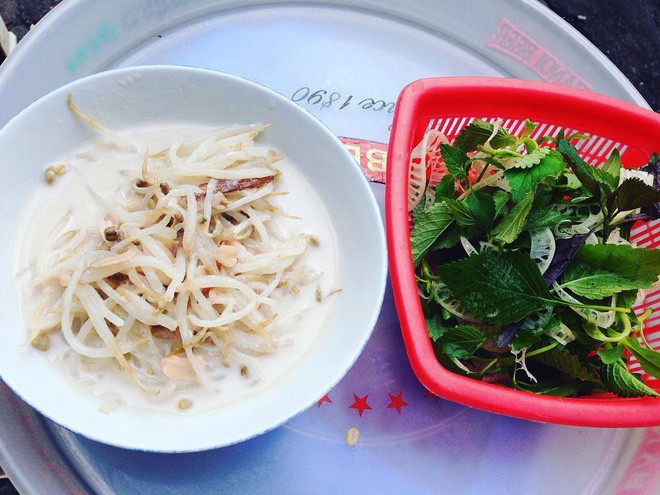 Nắng nóng đỉnh điểm, dân công sở chưa biết ăn gì sao không thử mấy món nghe tên là thấy mát của Hà Nội này?-19
